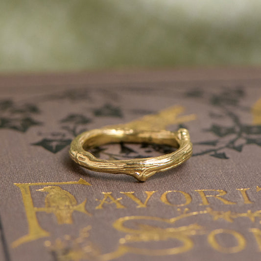 9ct oak twig ring