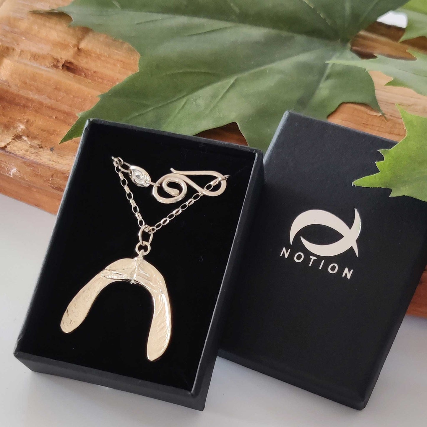 Boxed large sycamore pendant