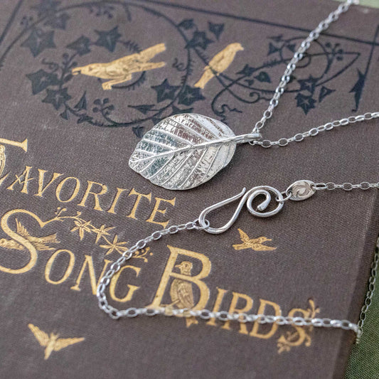 Medium Beech leaf with belcher chain