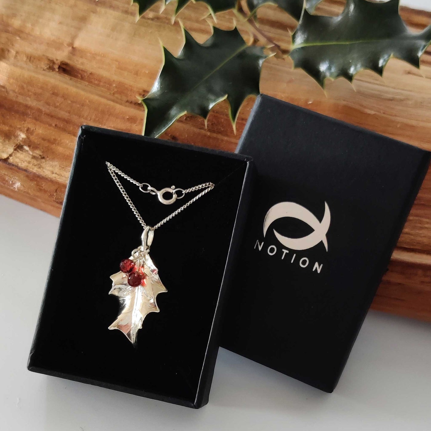 Medium holly with garnets - boxed
