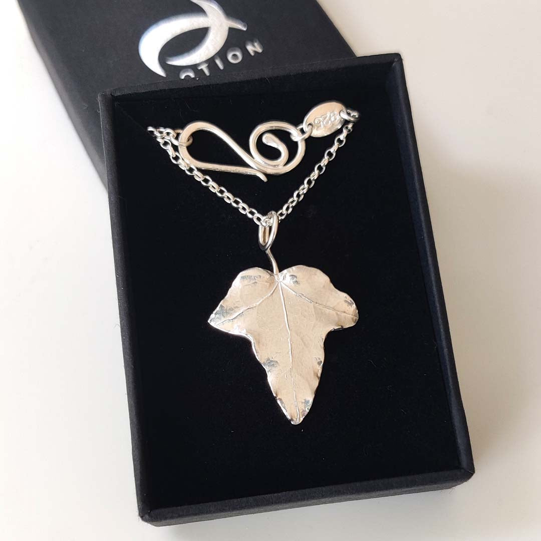 Boxed Ivy leaf pendant