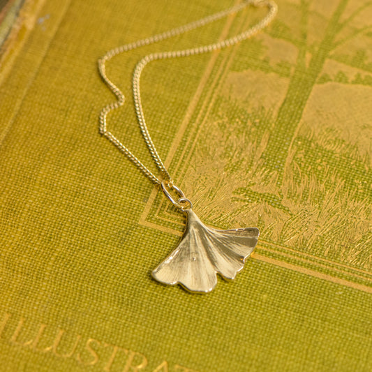 Ginkgo jewellery made from 9ct yellow gold