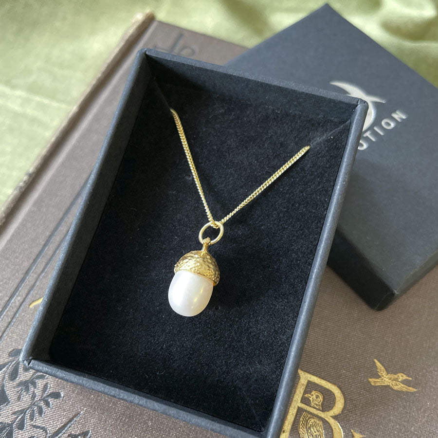 18ct gold vermeil on silver acorn and pearl pendant in box
