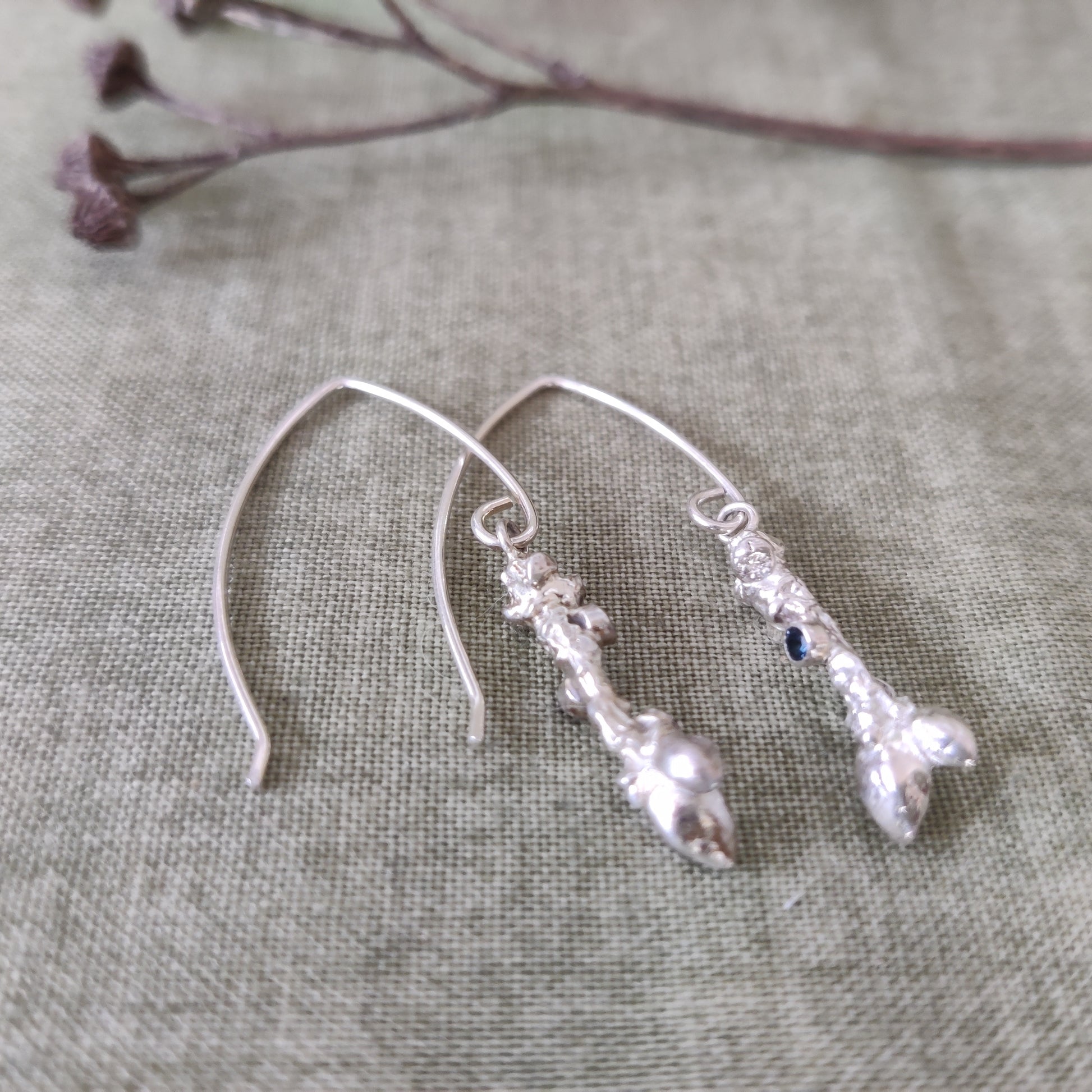 Woodland inspired small drop earrings handcrafted in 925 sterling silver.