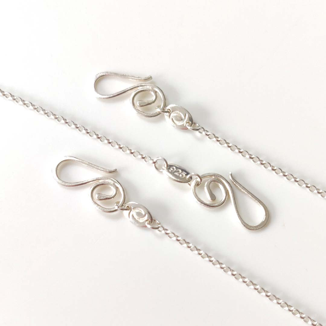Handcrafted clasp with belcher chain