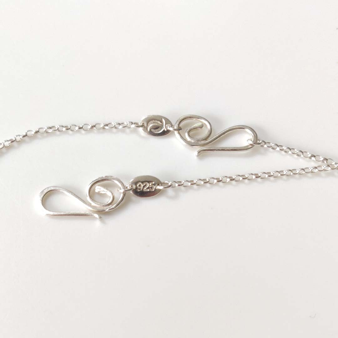Handcrafted clasp with belcher chain