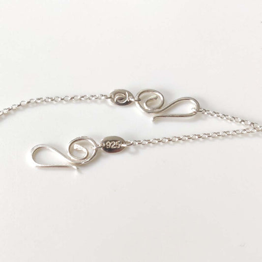Handcrafted clasp with belcher chain
