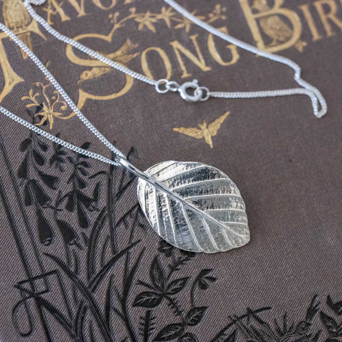 Medium Beech leaf pendant with curb chain