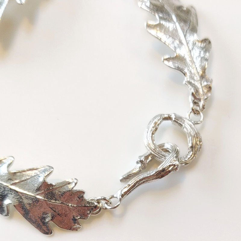 clasp detail - multi leaf oak leaf bracelet
